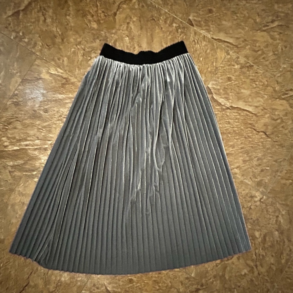 S/M Velvet Gray Pleated Skirt